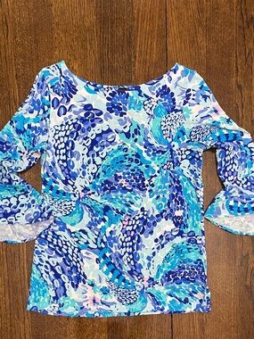 NWOT Lilly Pulitzer Bell Sleeve Pullover